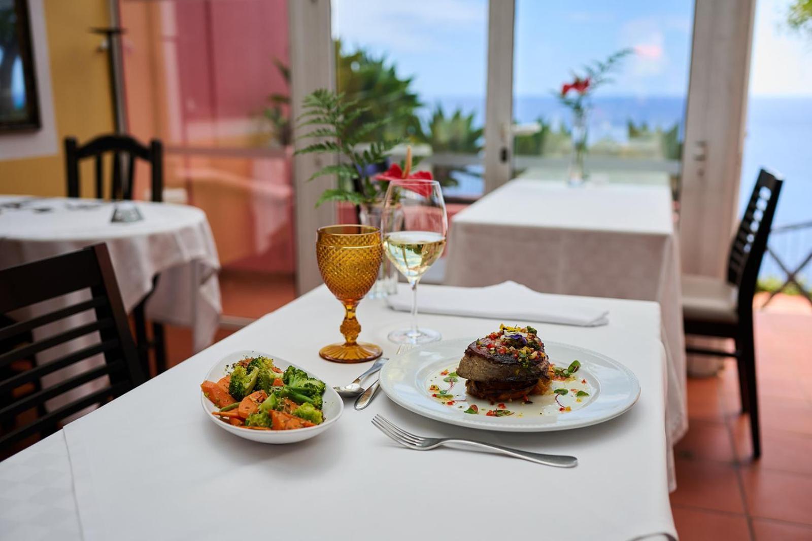 Inn & Art Madeira Канису Экстерьер фото